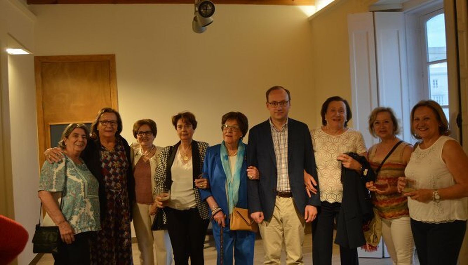 Teresa Sánchez, Asunción Sepúlveda, Charo Segura, Mercedes Fernández, Loli Juliá, Lucio Martínez de Salazar, Carmen Sepúlveda, Maribel González y Concha Ibarguren.