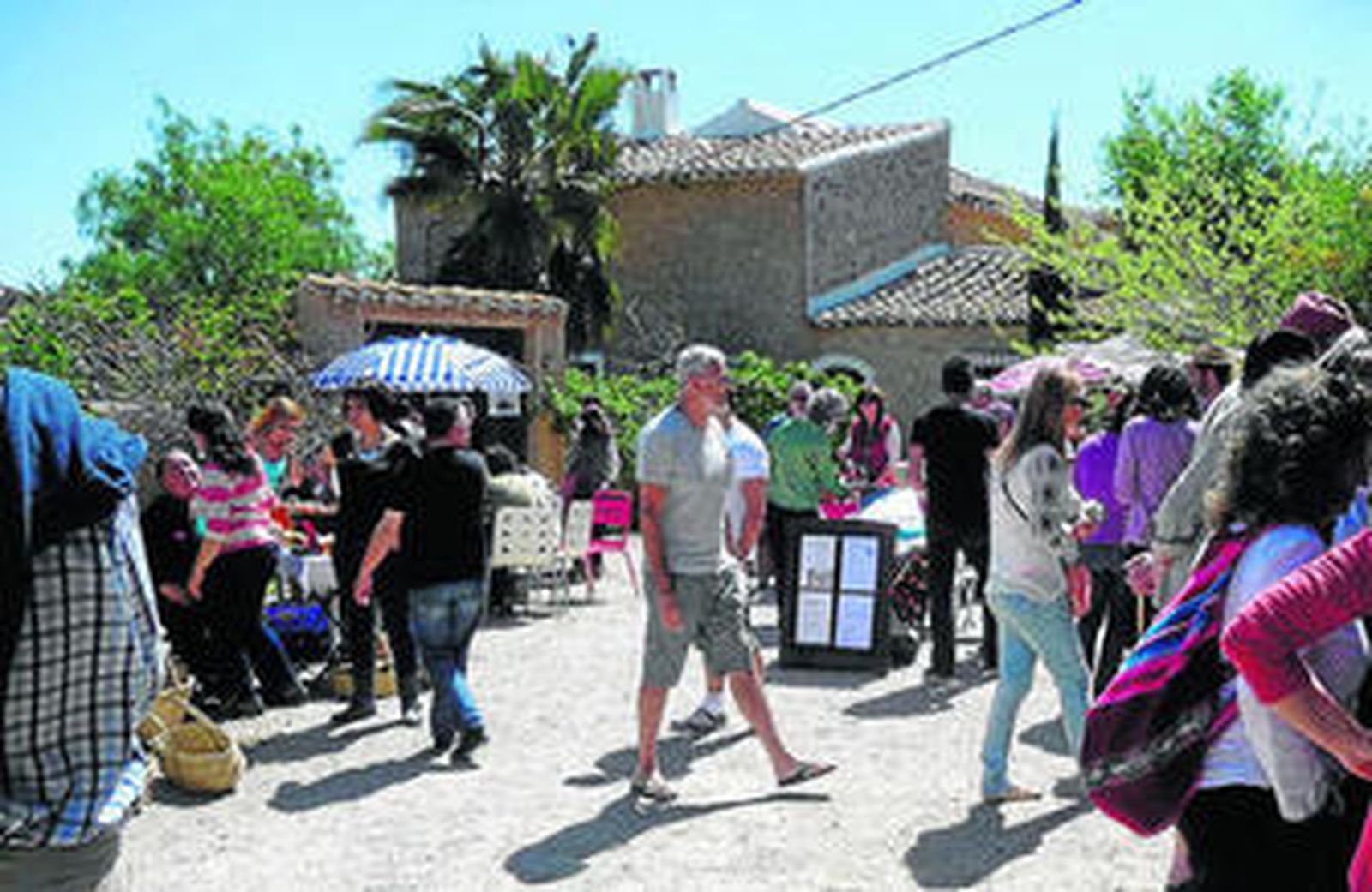 El Mercadillo artesanal tiene una gran acogida.