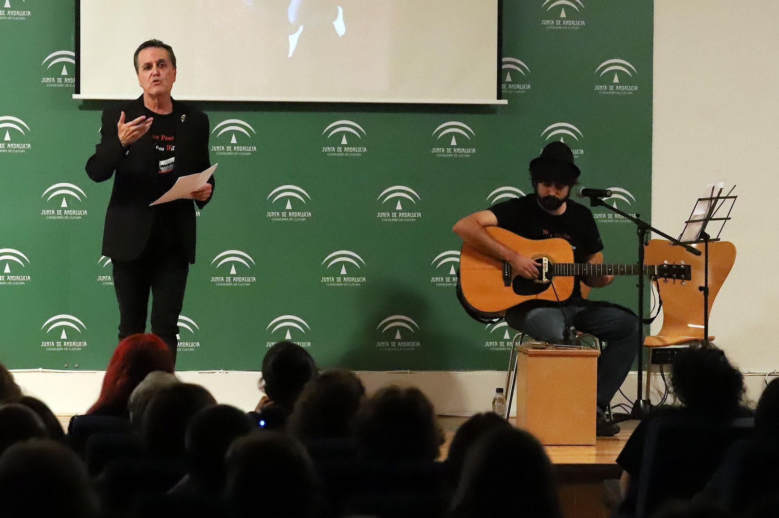Juan Cobos Wilkins y Jesús Albarrán durante el recital.
