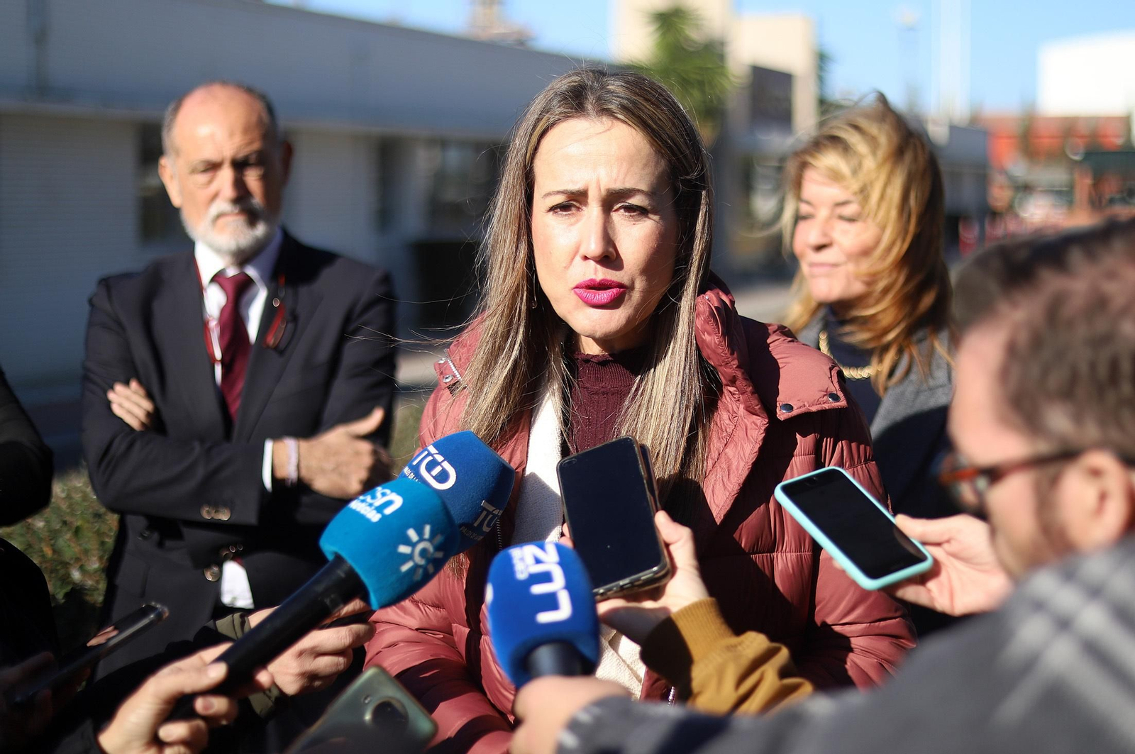 Imágenes del convenio entre Cepsa, Enagás Renovable y Alter Enersun para impulsar la descarbonización de la industria local y el transporte