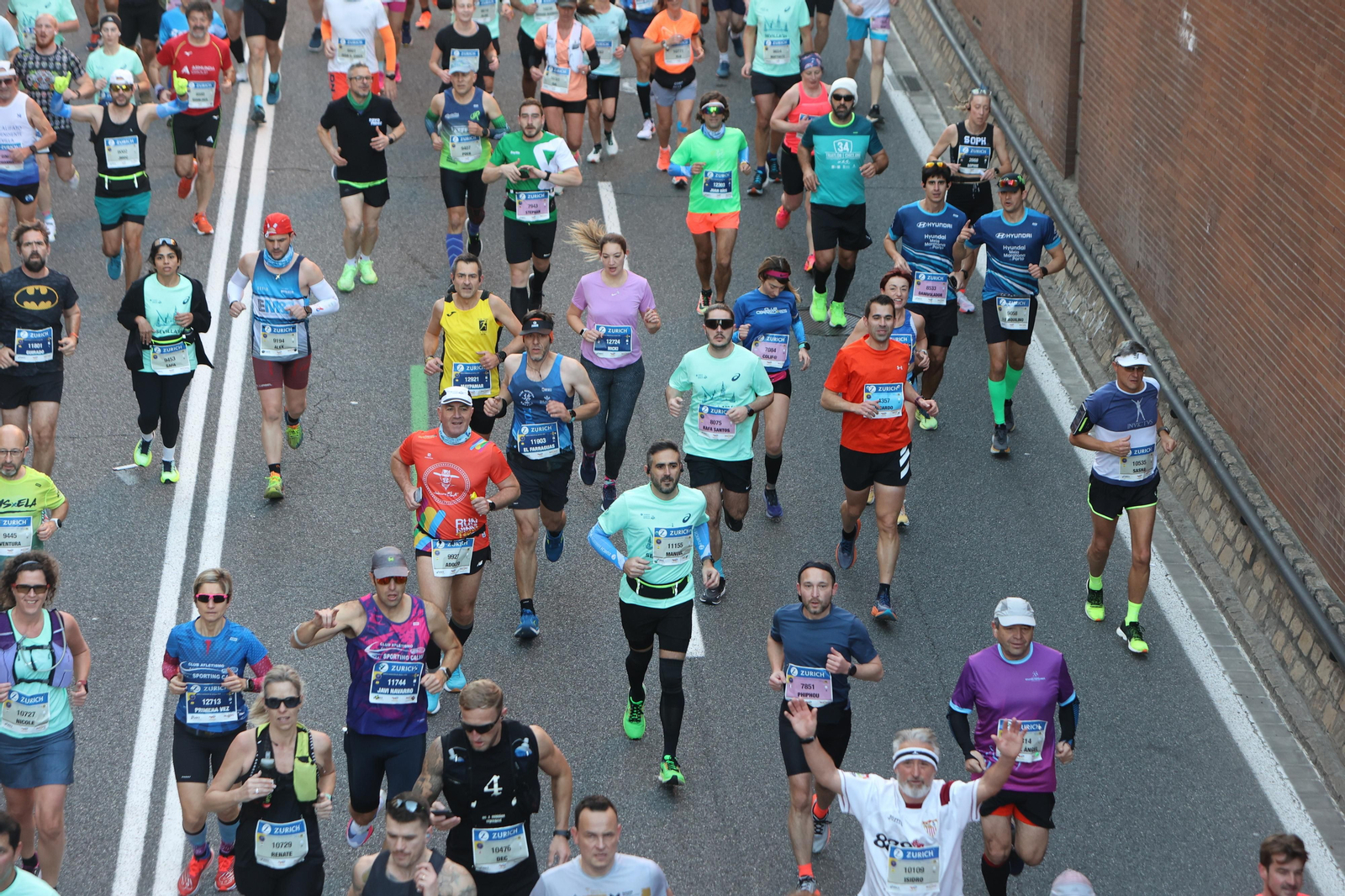 Búscate en la Zurich maratón de Sevilla