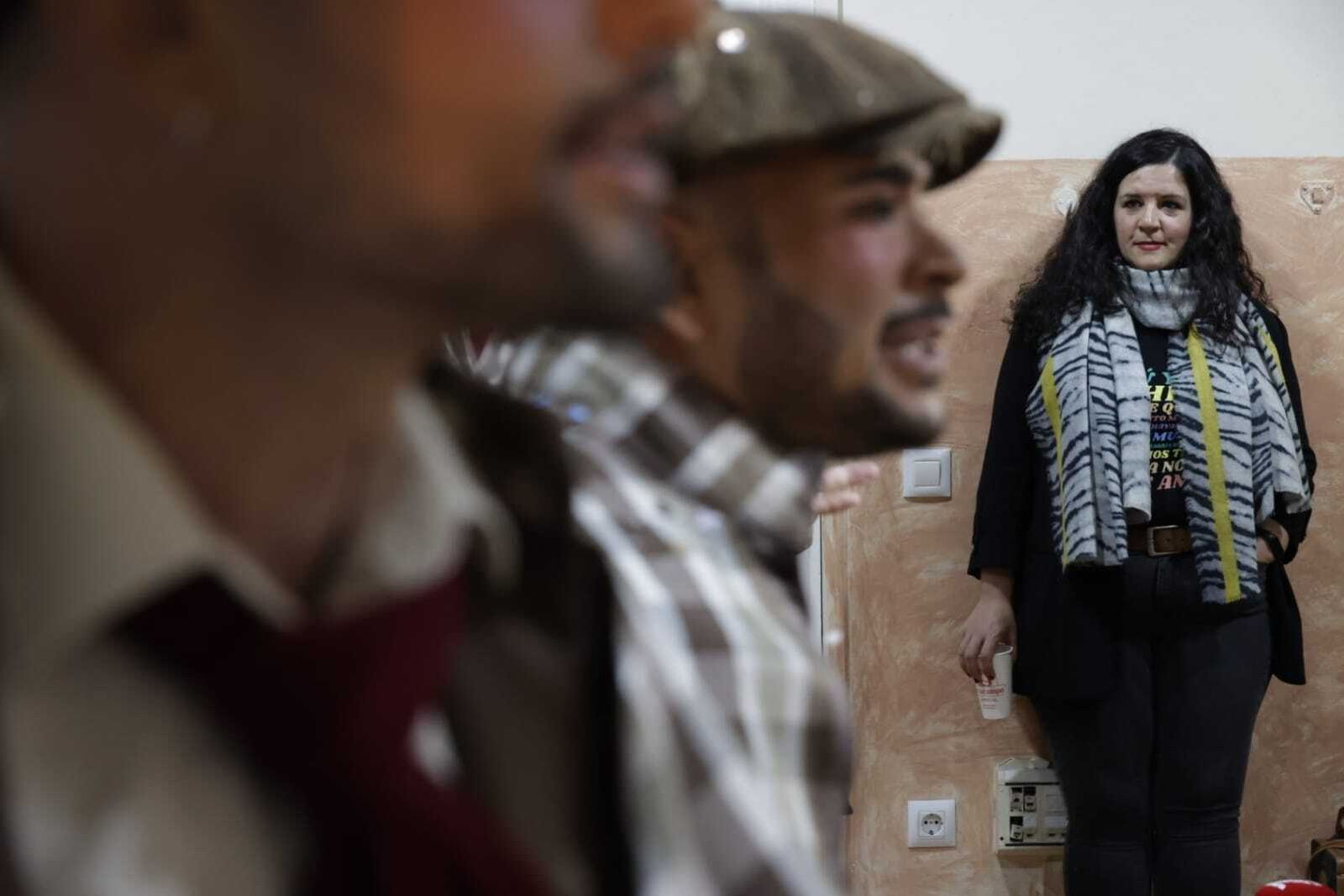 Comparsa 'Elemental, querido Cádiz' en camerinos