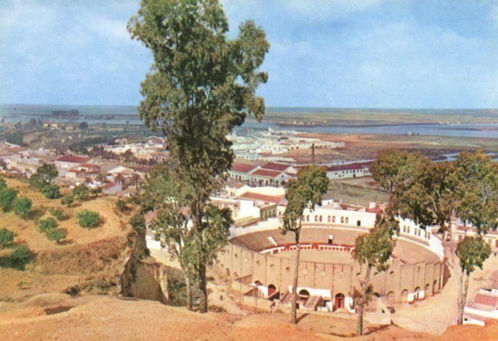 Vista de la plaza de la Merced, anterior a su clausura, desde los cabezos de Huelva
