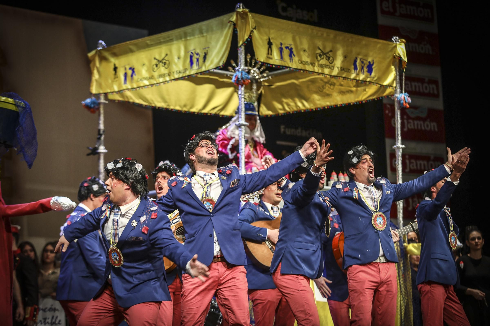 Chirigota Aquí estamos de paso