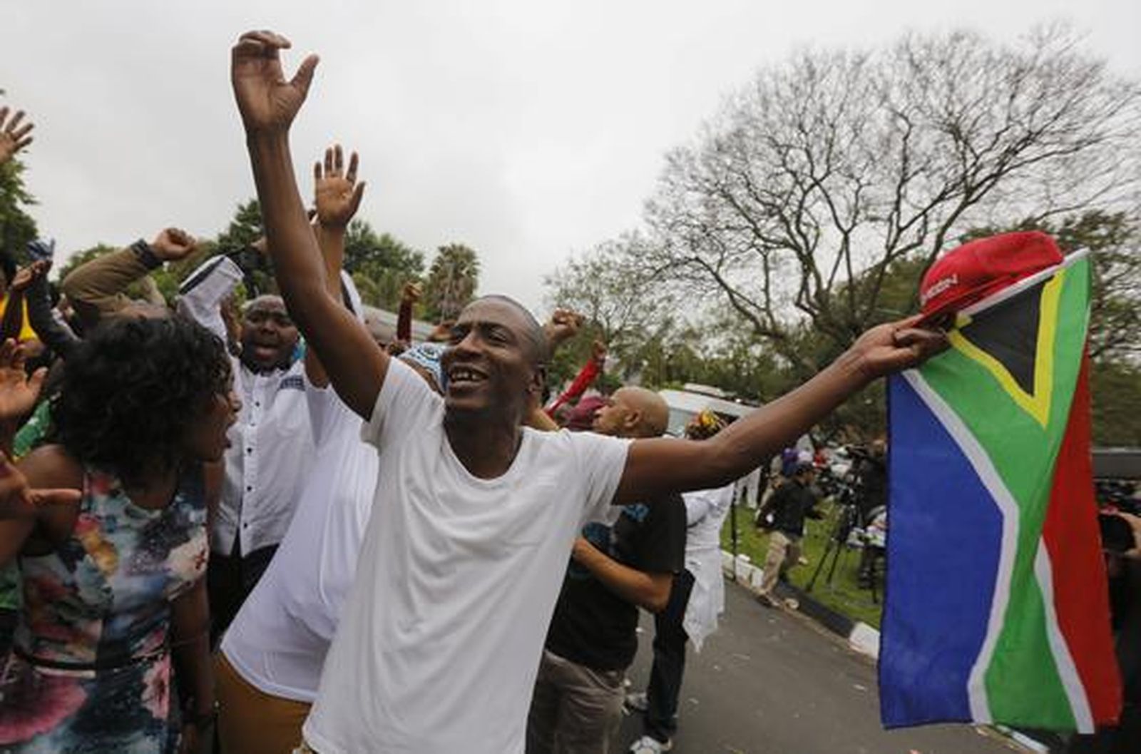 Concentraciones en Johannesburgo en recuerdo de Mandela.

Foto: EFE