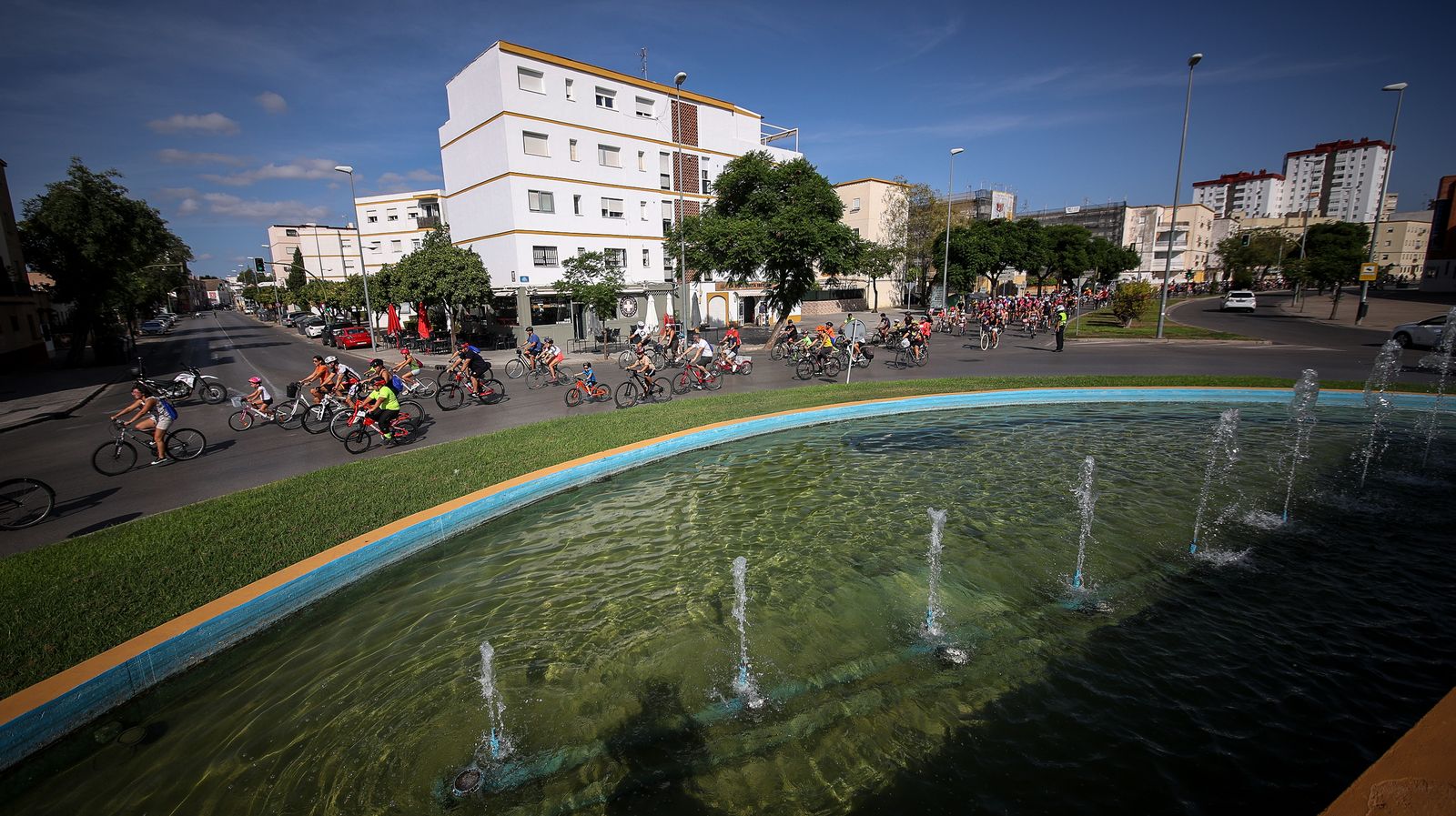 Gran ambiente en la fiesta de la bici y la amistad