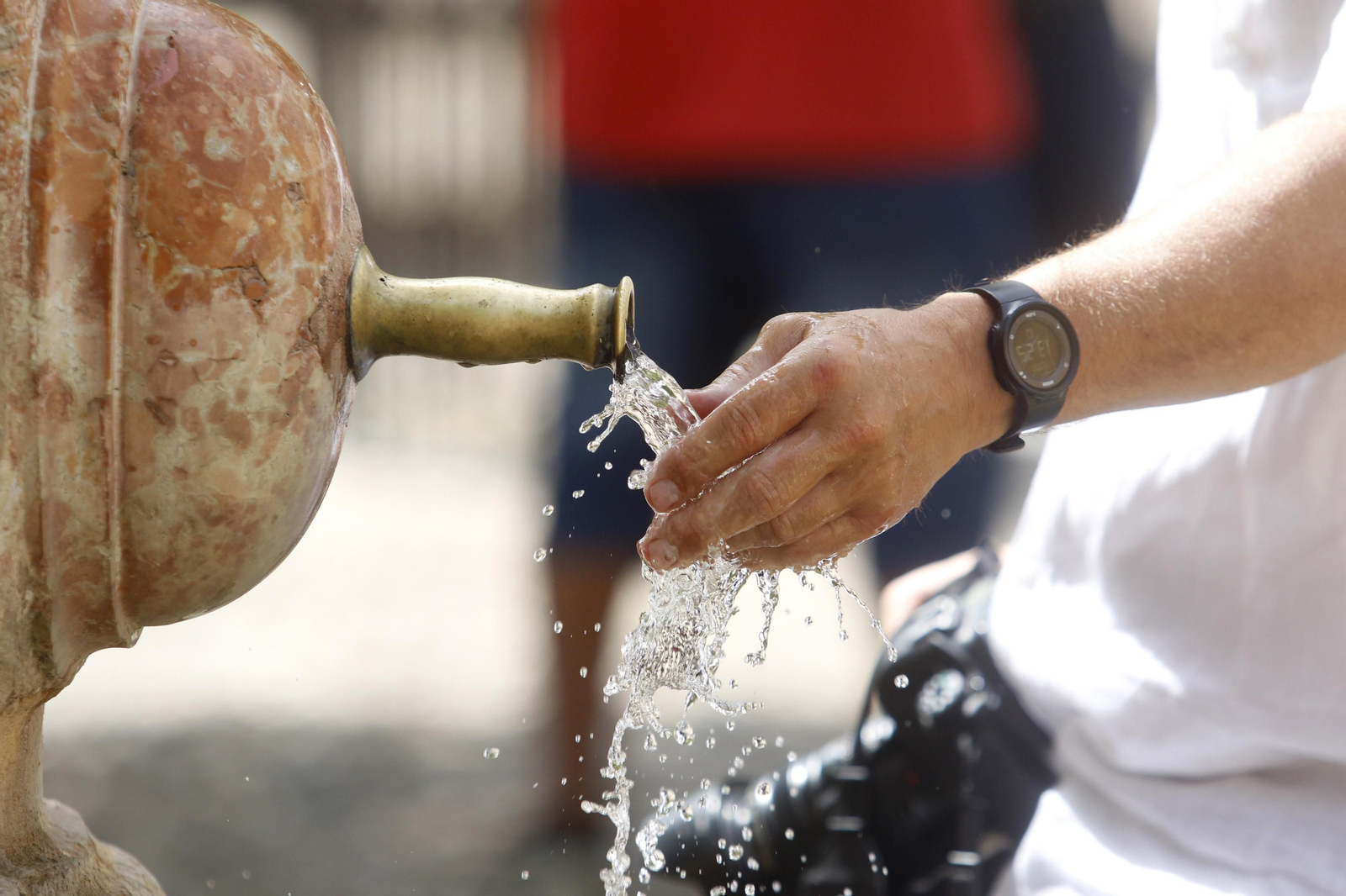 Córdoba se asfixia con las temperaturas máximas de España, en imágenes