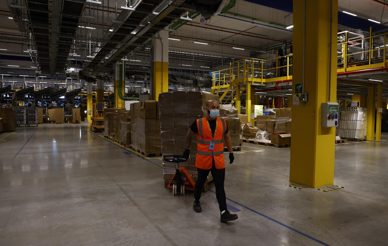 Visita a las instalaciones de Amazon en Sevilla