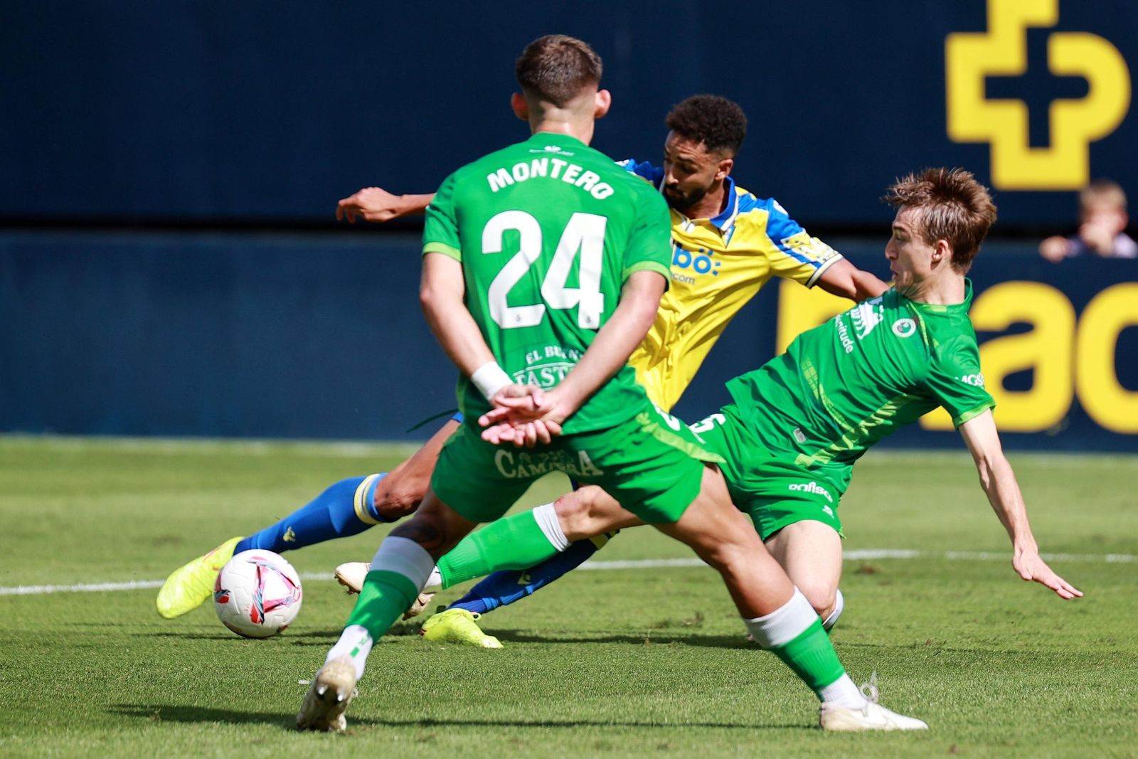 Búscate en las imágenes del Cádiz CF - Racing de Santander
