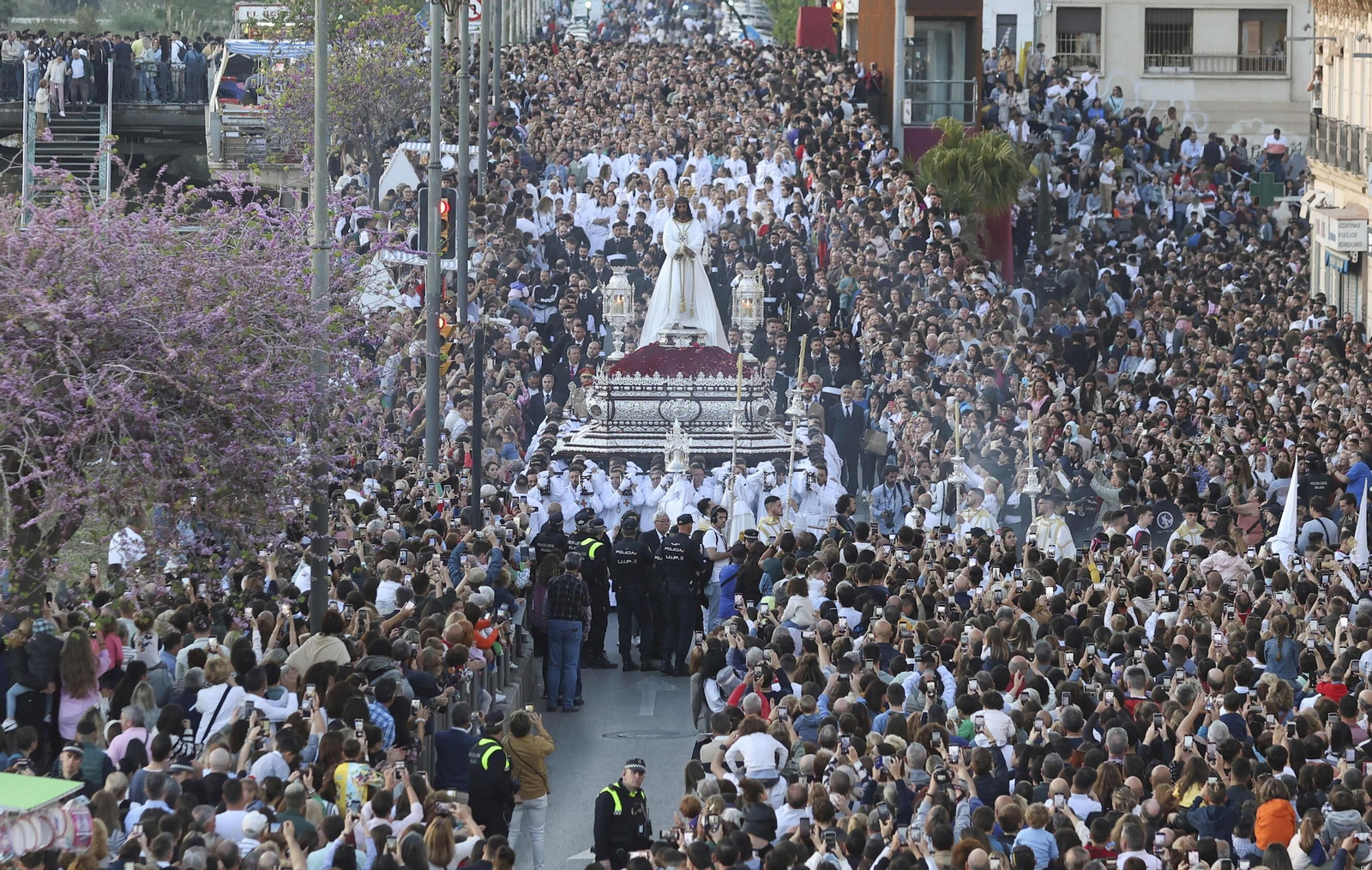 Cautivos en el Lunes Santo de Málaga, en fotos