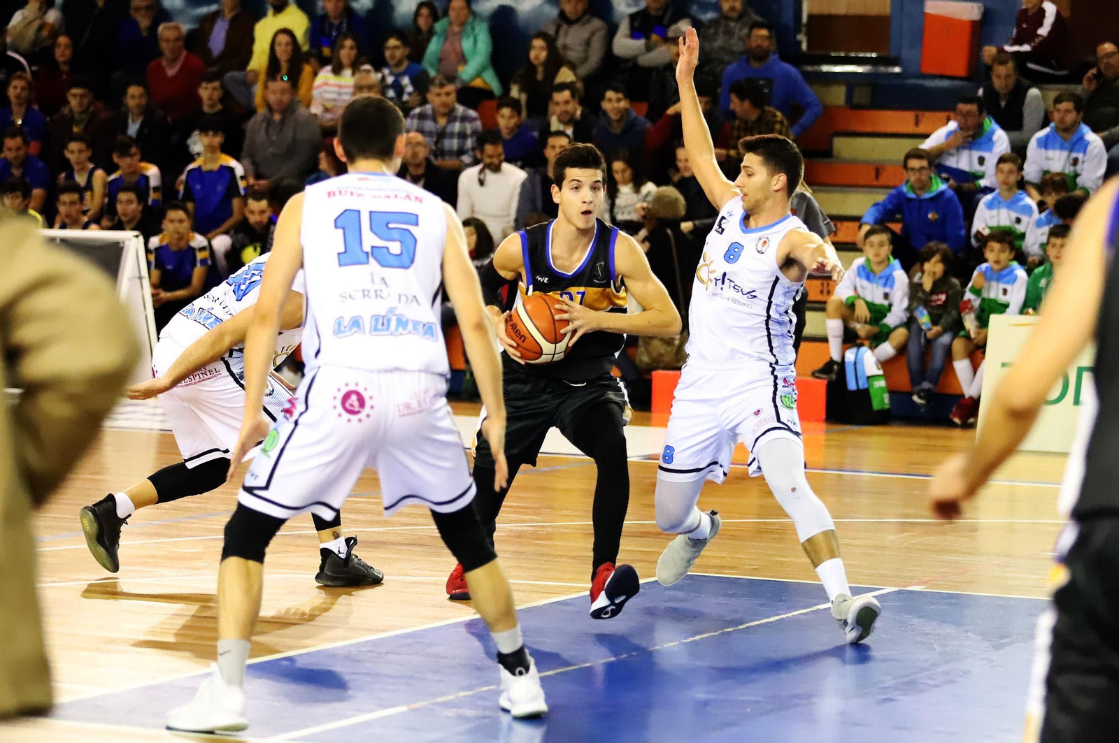 Las mejores fotos del partido de baloncesto Huelva - ULB
