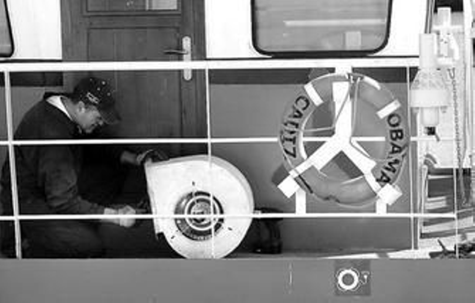 El nuevo remolcador 'Obama', ayer en el muelle pesquero de la capital.