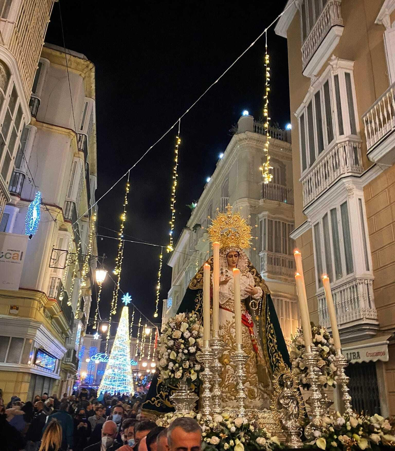 La Virgen de la Esperanza, del Nazareno del Amor, el pasado sábado en rosario público por la calle Ancha.