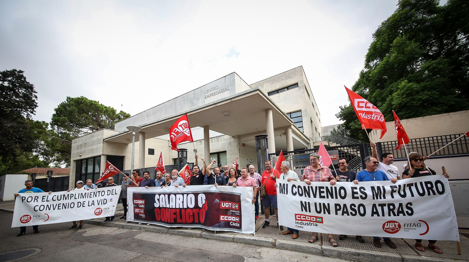 Manifestación de trabajadores de la Vid para pedir un convenio digno