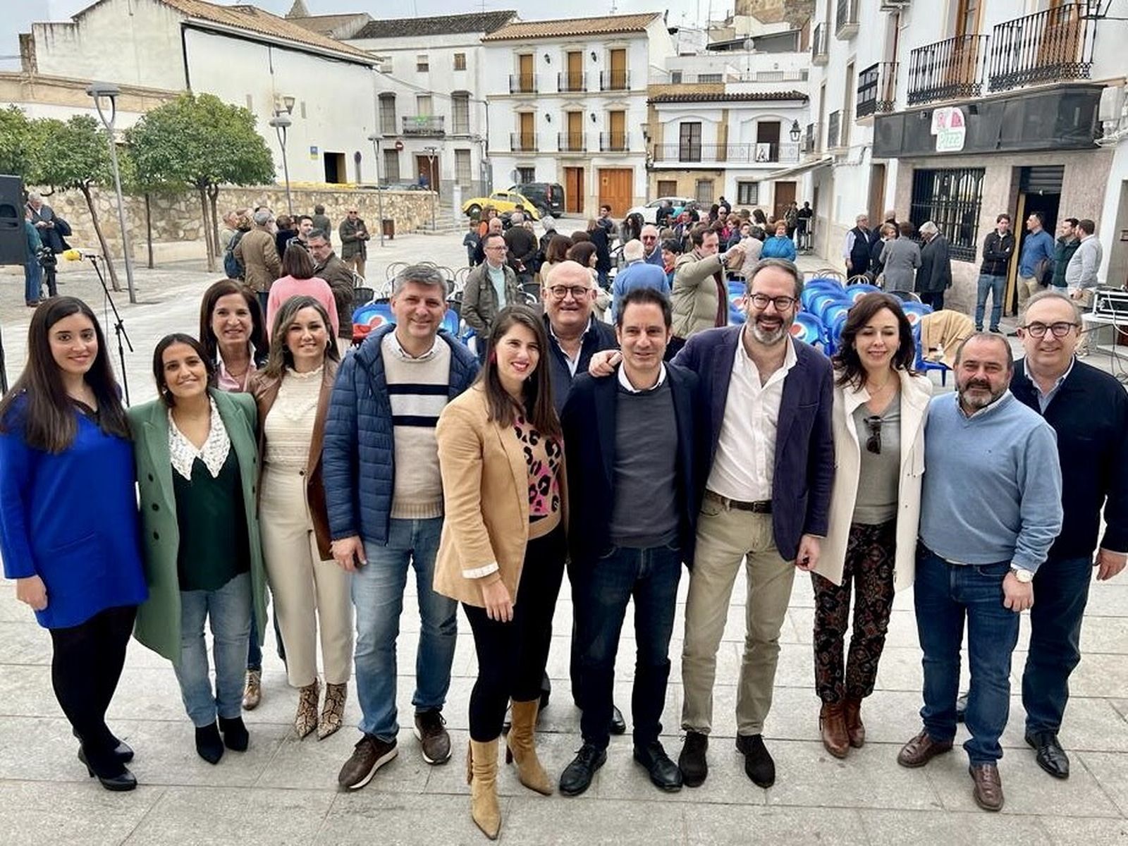 Julio Criado, en el centro, con dirigentes del PP.