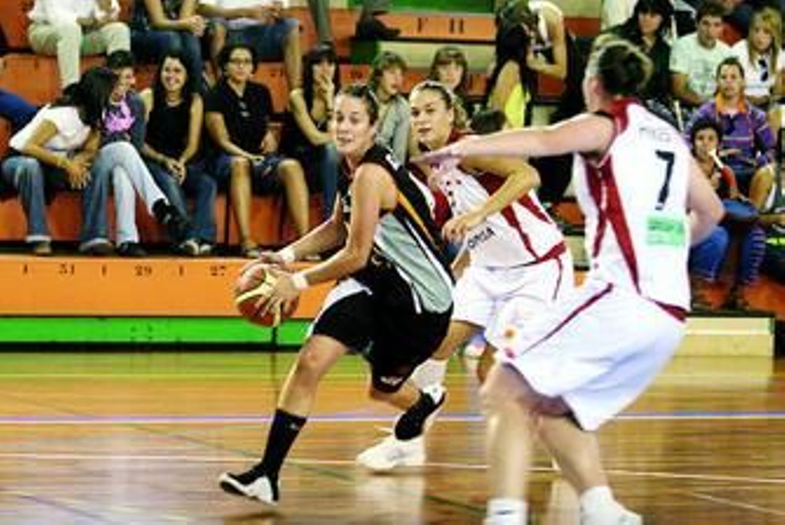 Eva Lozano participará en los triples.