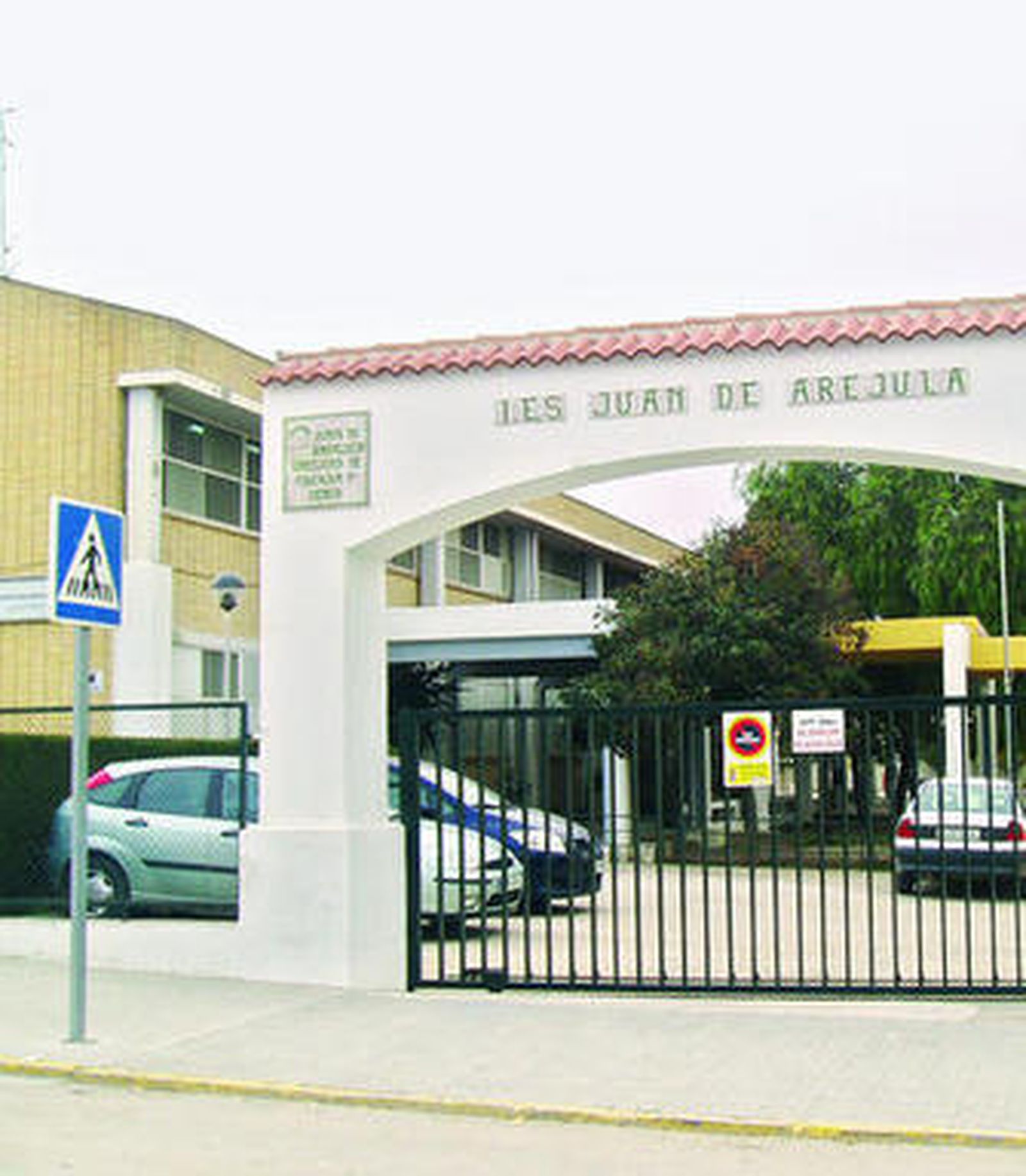 Fachada del Instituto Juan de Aréjula de la ciudad lucentina.