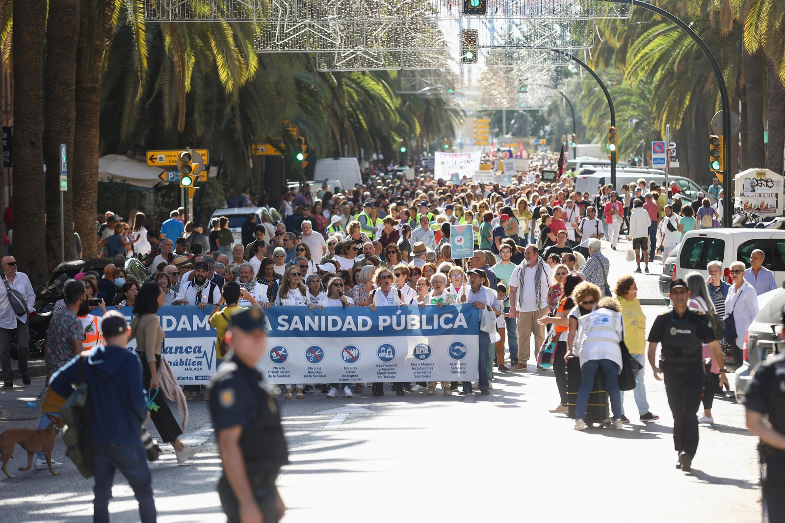 La Marea Blanca sale a las calles de Málaga para defender la sanidad pública andaluza