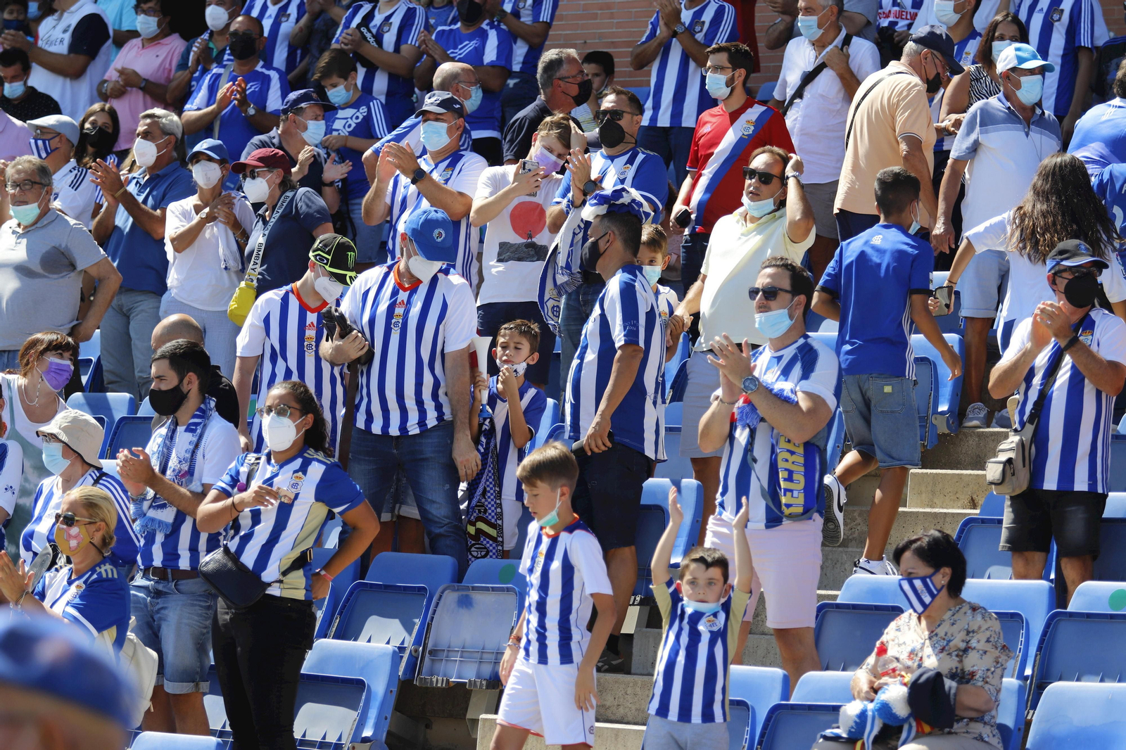 Ambiente en el Nuevo Colombino en el partido ante el Ceuta B.