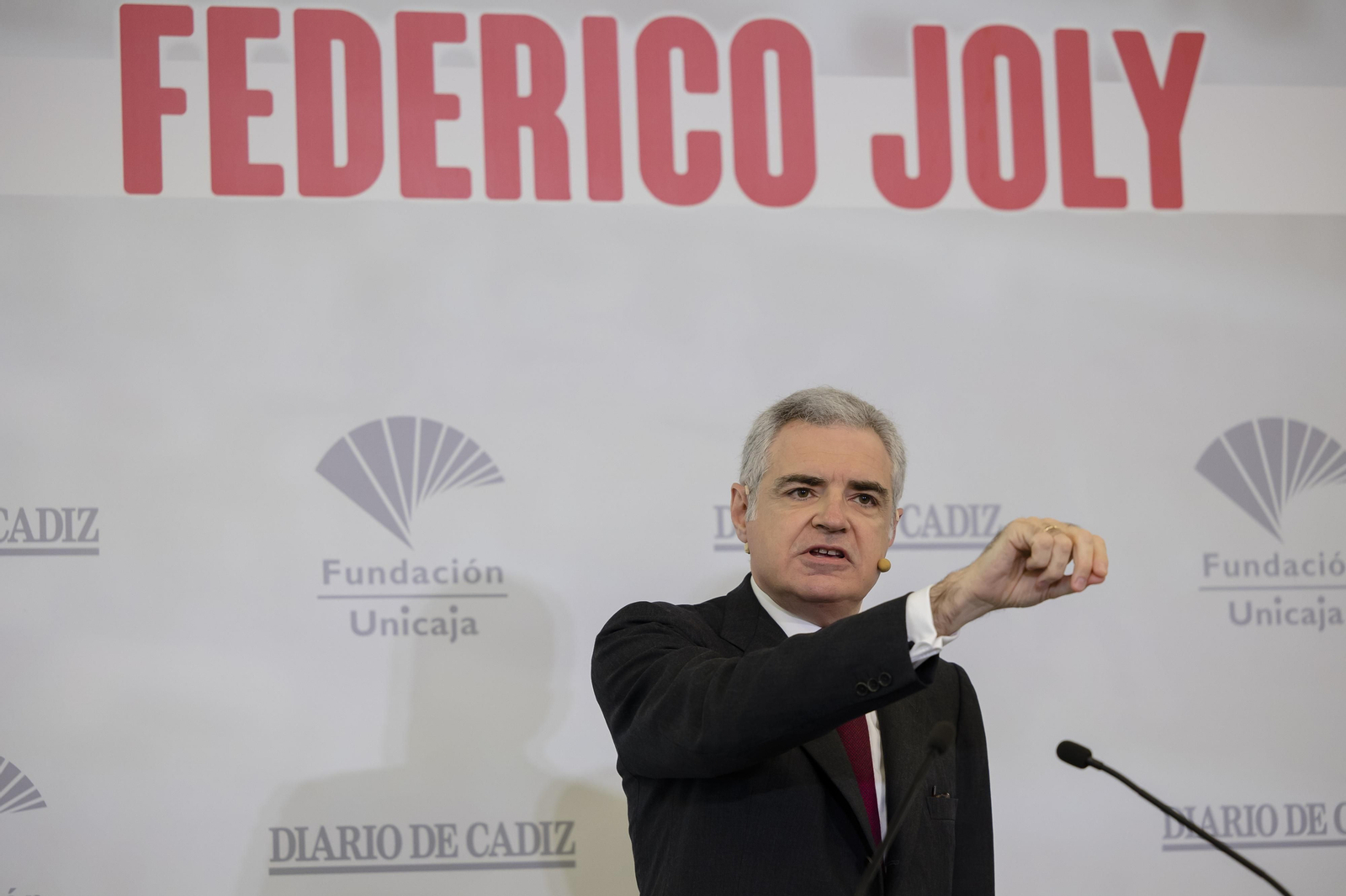 Las imágenes de la entrega del premio Federico Joly al abogado Pedro Pérez-Llorca Zamora