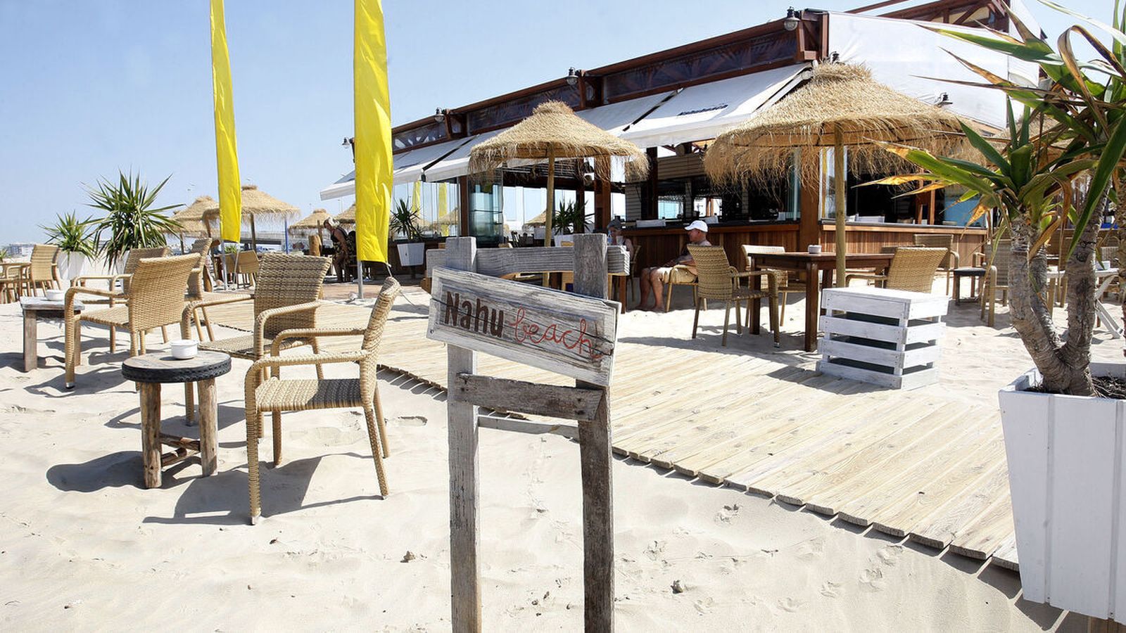 Nahu Beach también tiene que cerrar unos días.