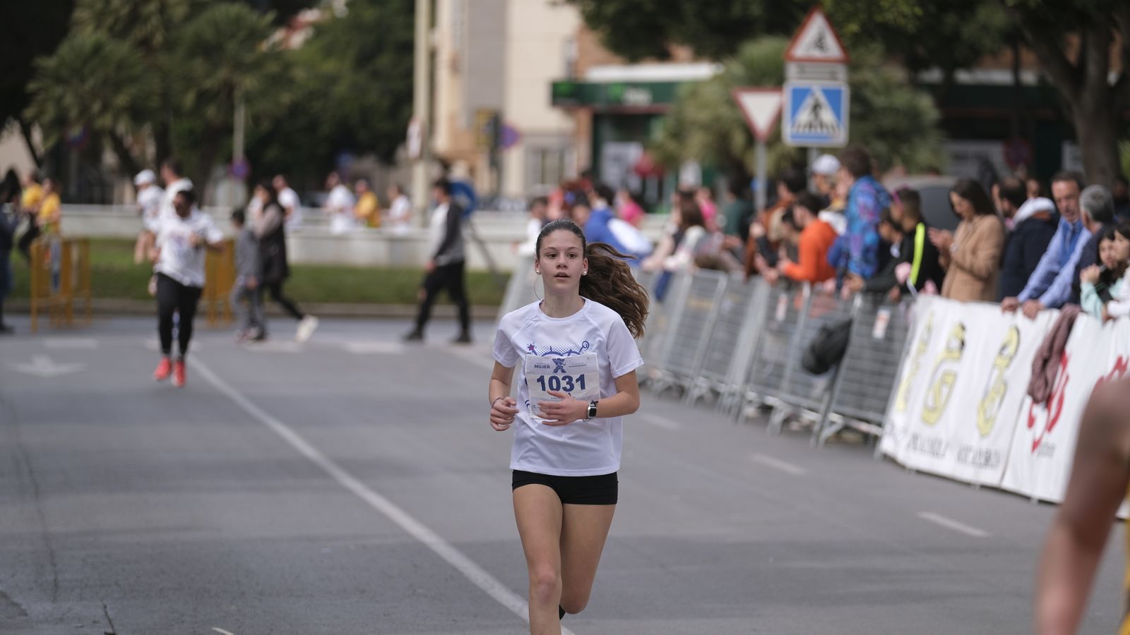 Imágenes de la Carrera de la Mujer 2023 en Almería