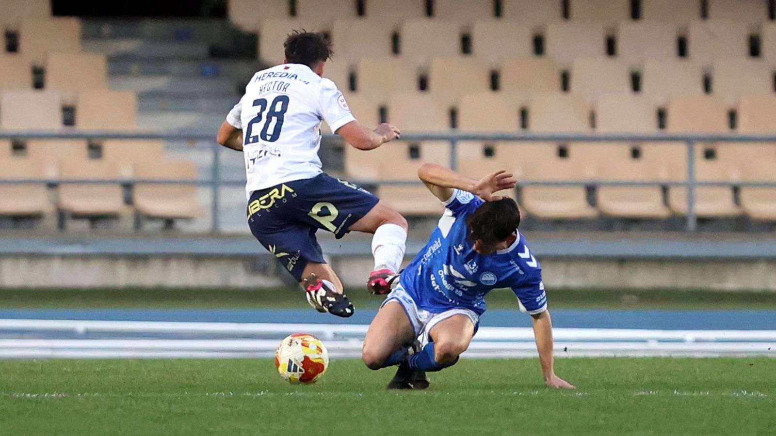 Imágenes del Xerez DFC contra el UCAM Murcia CF en Chapín