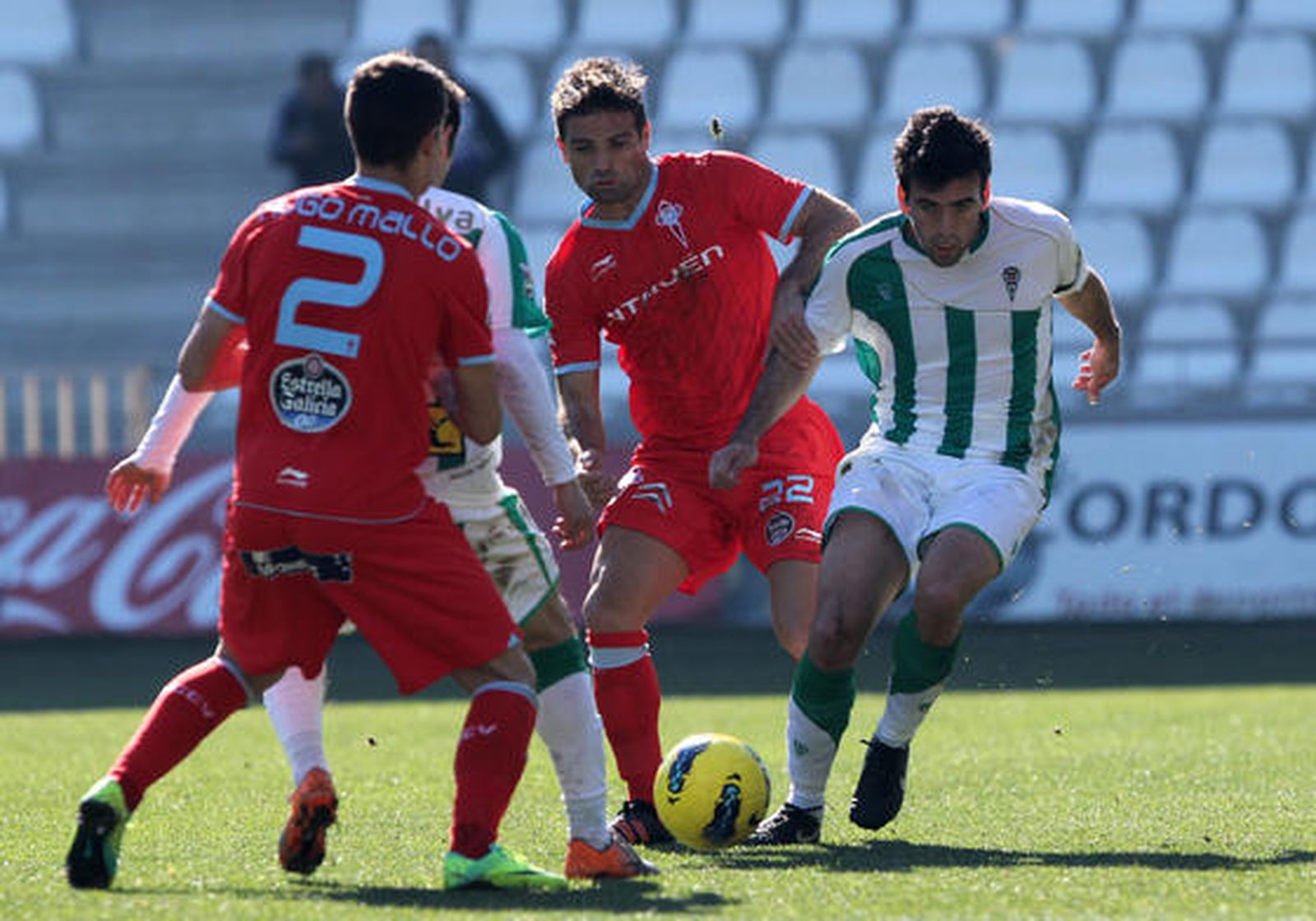 El Córdoba no puede coronar con una victoria su dominio ante el Celta de Vigo en el Arcángel (0-0). / José Martínez