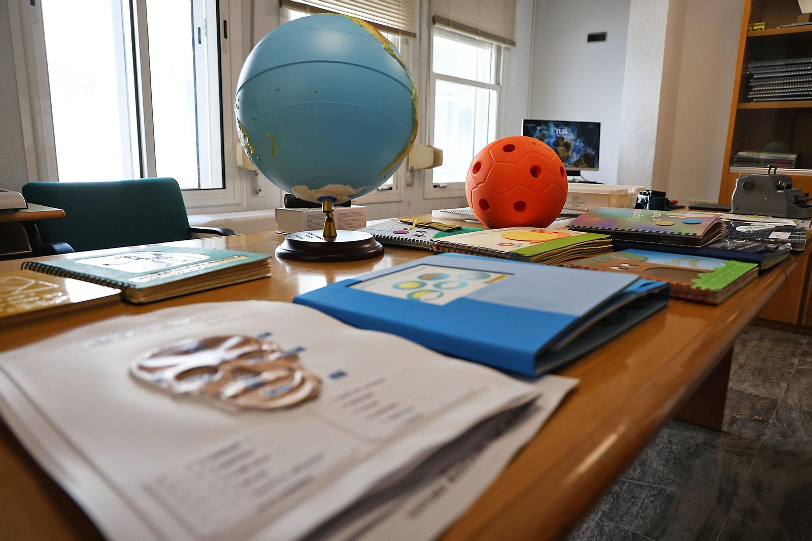 Inauguración de la Semana del Grupo Social ONCE y exposición de material educativo, braille y tiflotécnico