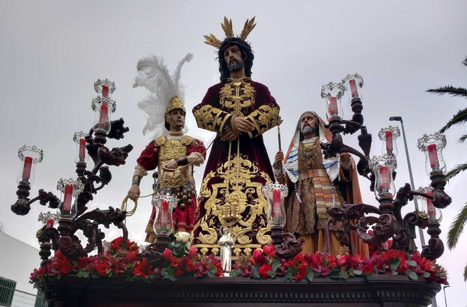 Todas las imágenes de la Virgen de Afligidos restaurada y del martes santo en Chiclana