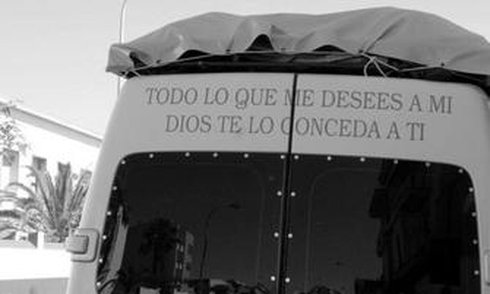 Furgoneta con mensaje