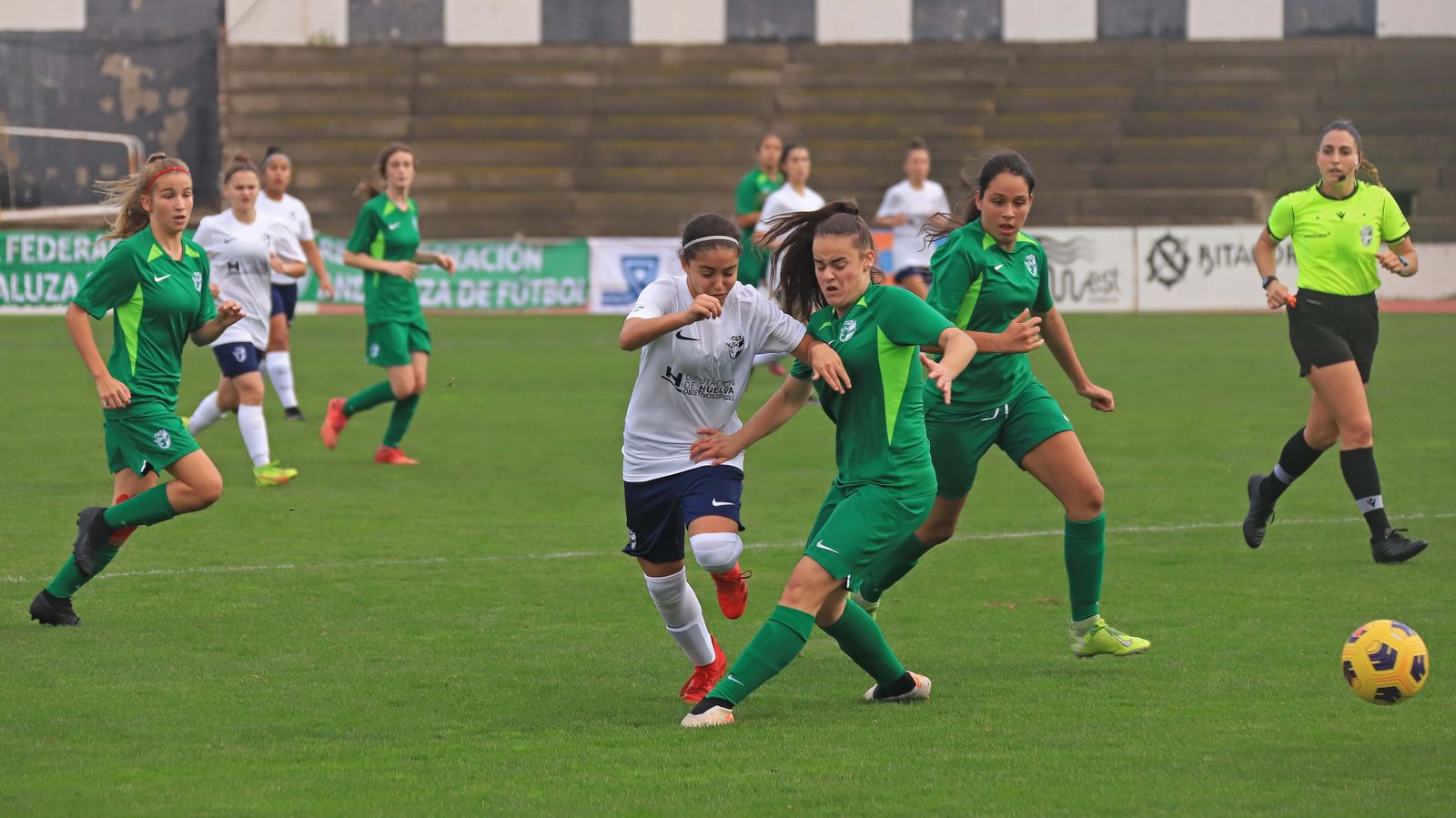 Fotos de las finales del Campeonato de Andalucía de Selecciones Provinciales de futbol femenino sub-15 y sub-17 en La Línea