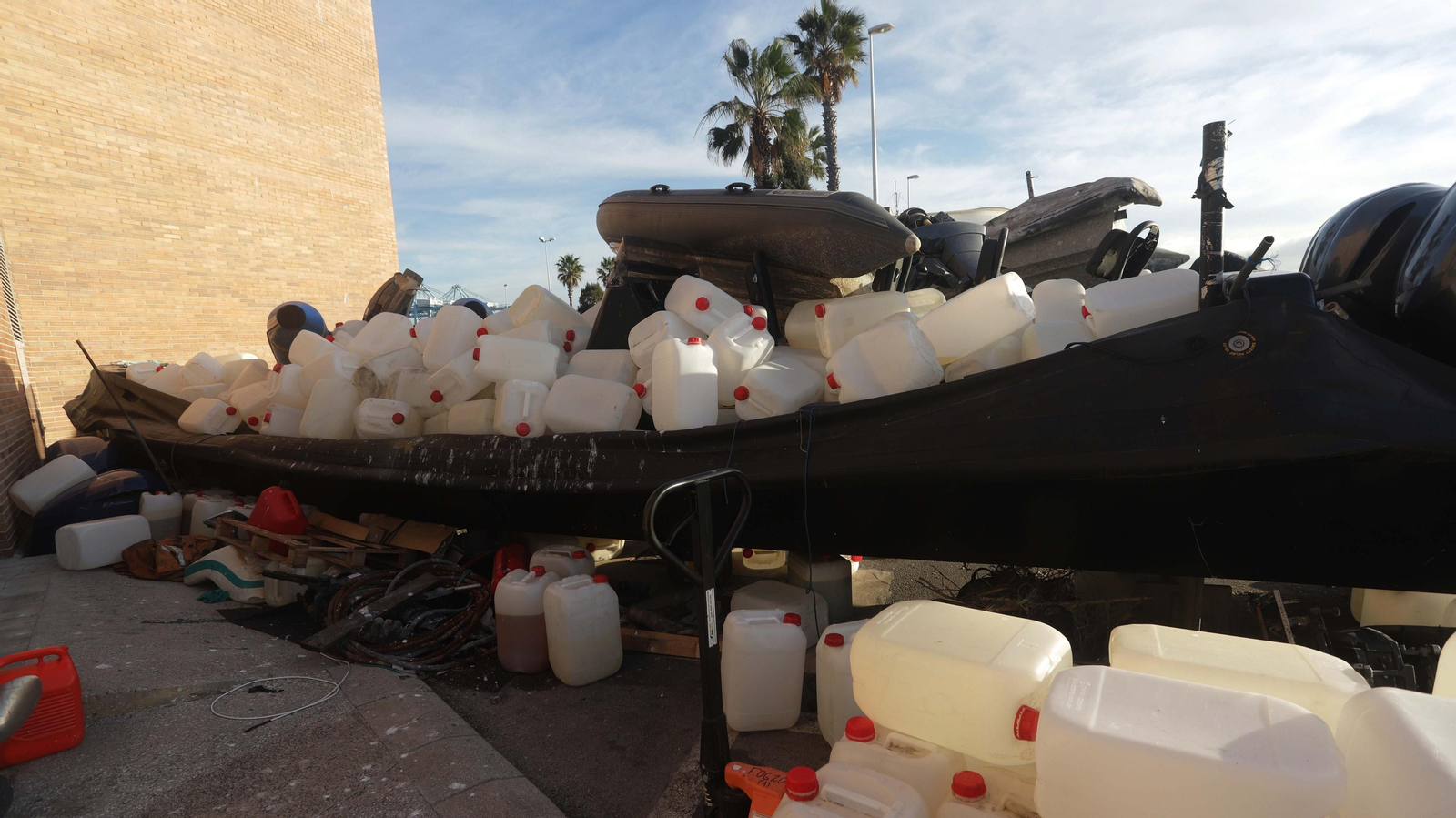 Patrulla en el Águila 2 de Vigilancia Aduanera