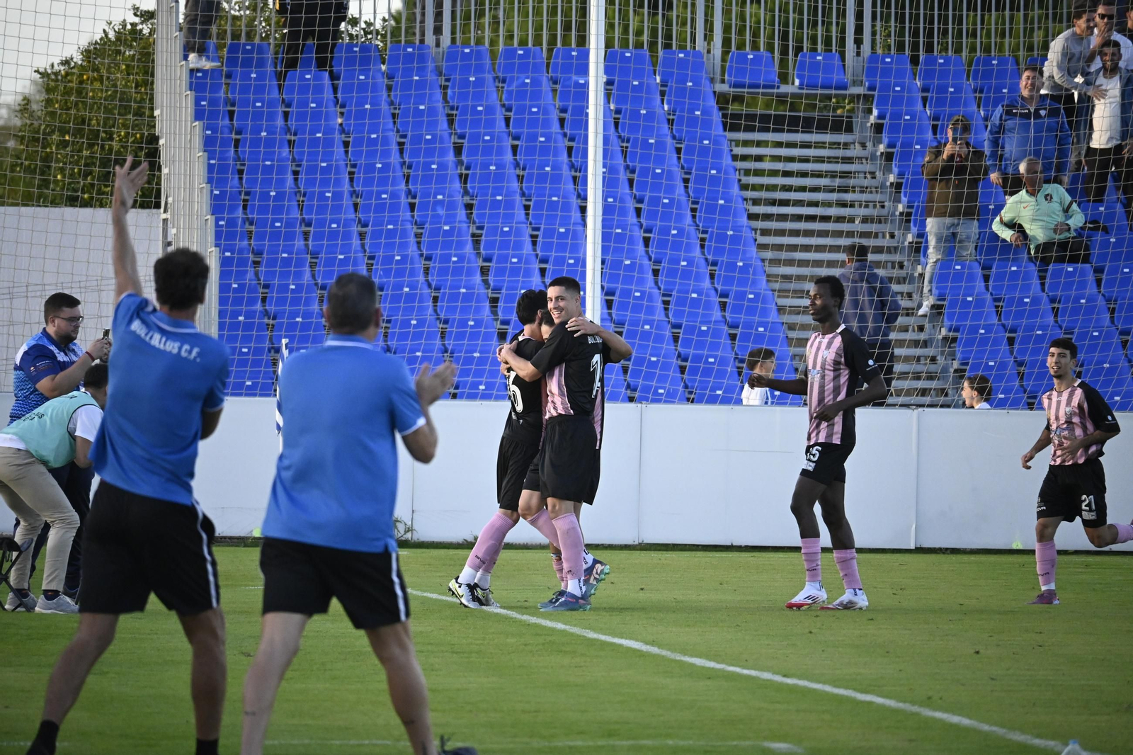 Las mejores imágenes del Atlético Onubense - Bollullos