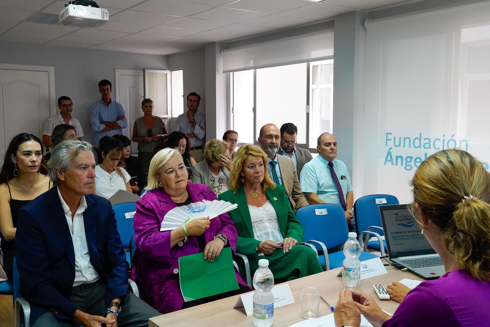 Imágenes del acto de entrega del VI premio de enfermería en cuidados oncológicos y paliativos