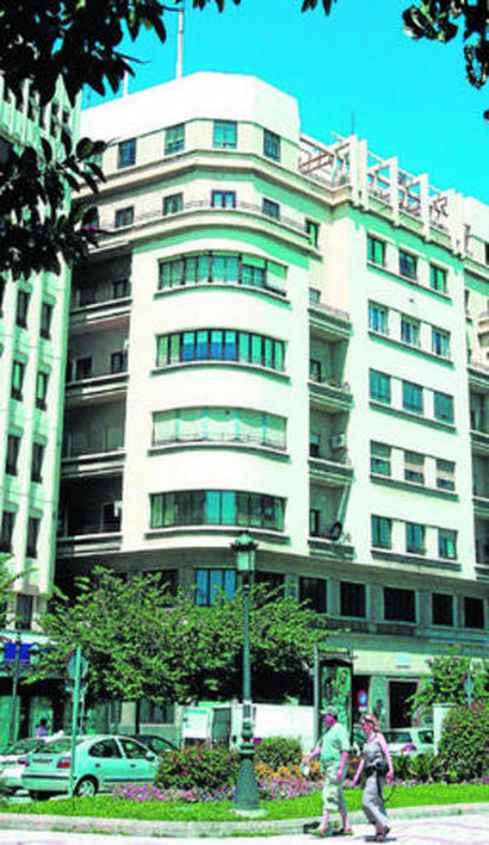 Trasmediterránea cuenta en la actualidad con la propiedad de dos plantas del 26 de Ramón de Carranza.