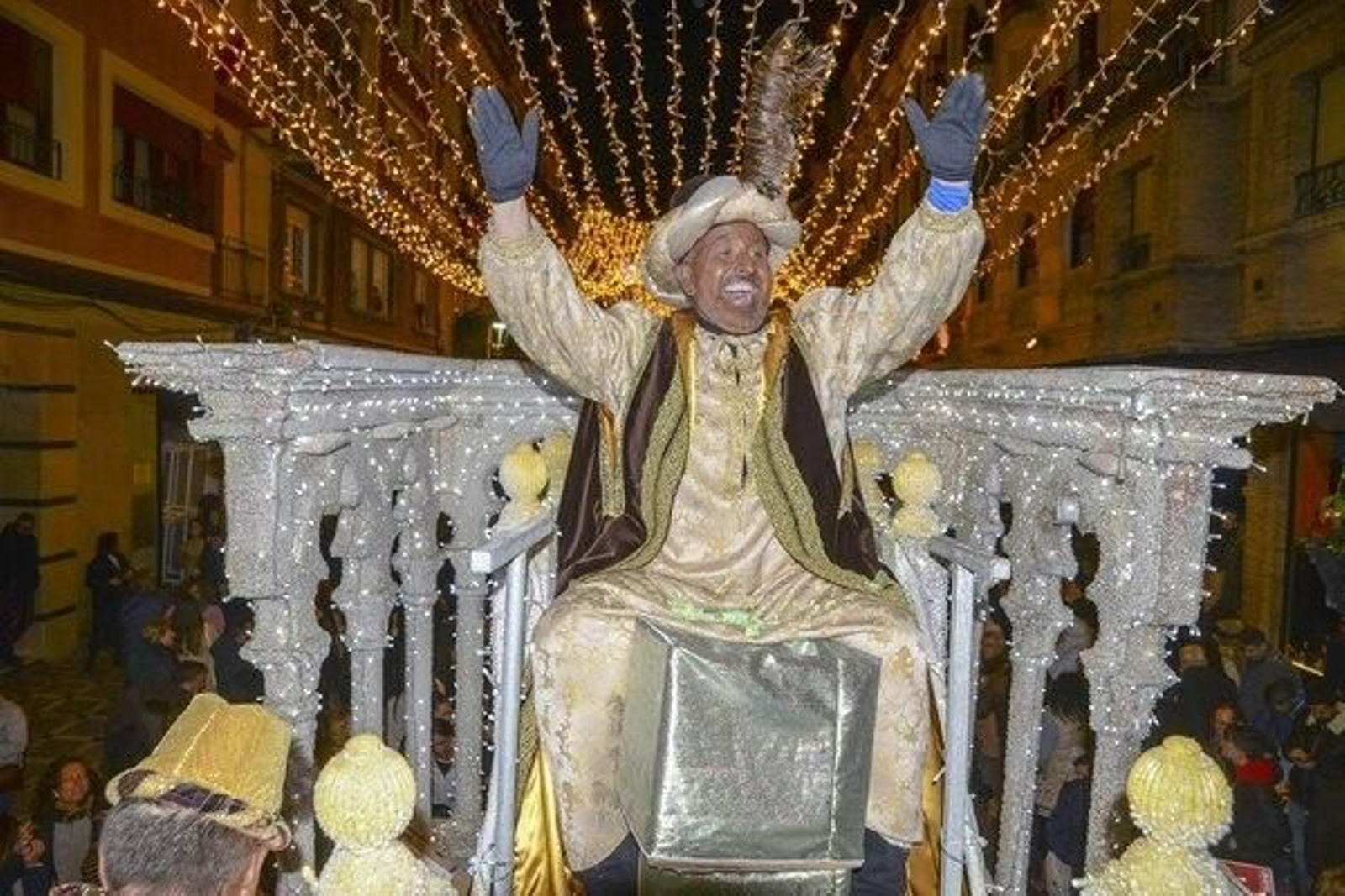En imágenes: La Cabalga de Reyes de Jaén desata la emoción en sus calles abarrotadas