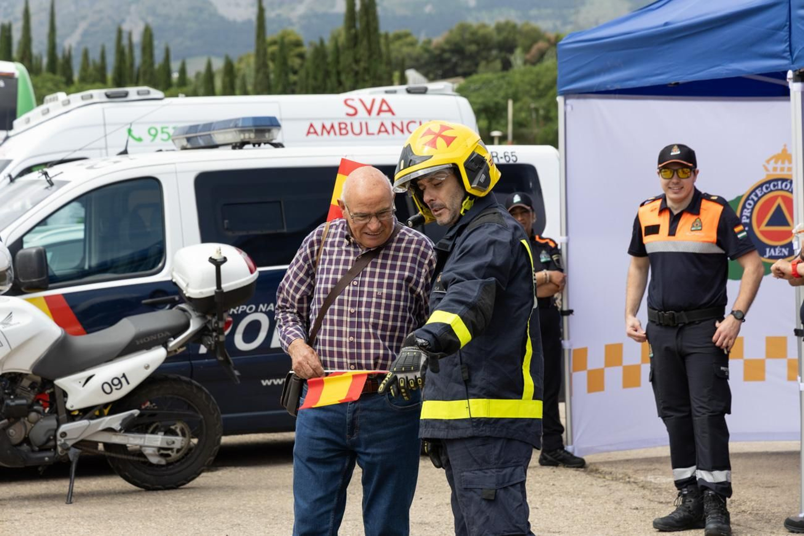 Exhibición de la Patrulla Aspa del Ejército del Aire y del Espacio con motivo del 1.200 aniversario de la capitalidad de Jaén