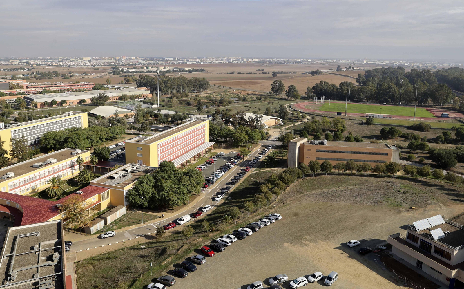 Panorámica del campus de la UPO desde su emblemática torre.
