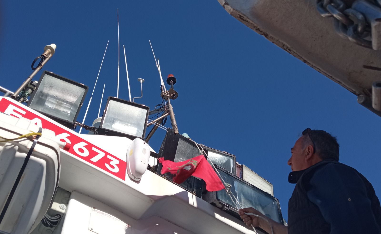 La bandera de Marruecos debe izarse antes de entrar en su caladero.