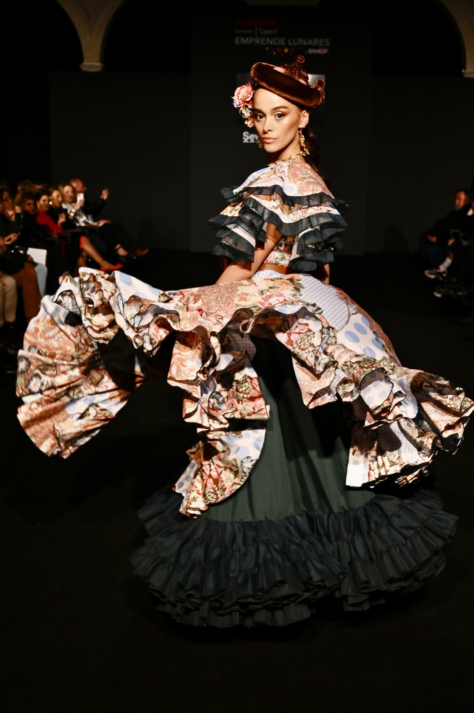 Moda flamenca 2024: Todas las colecciones de Emprende Lunares, en imágenes