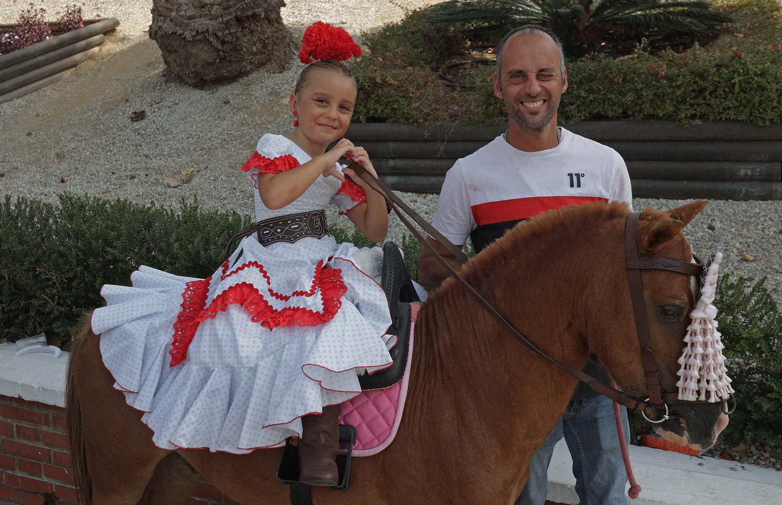 Búscate en las fotos del Domingo Rociero en la Feria Real de San Roque 2025