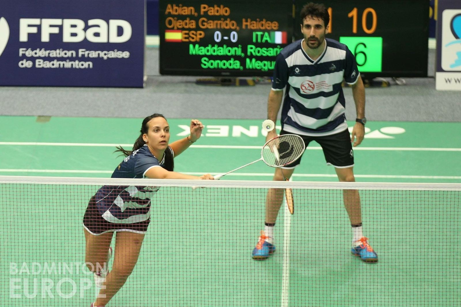 Haideé Ojeda devuelve un golpe en un partido de dobles mixtos de la Copa de Europa de clubes del año pasado en Francia.