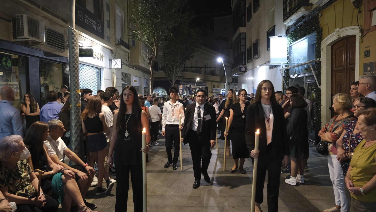 Imágenes de La Magna por las calles de Almería