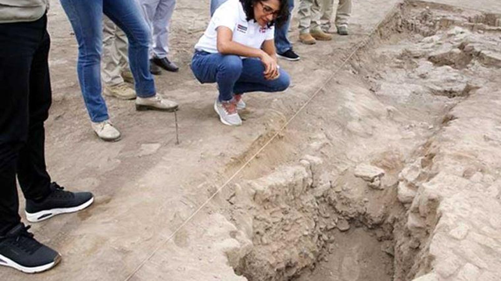 Excavaciones donde se ha encontrado la tumba Excavaciones donde se ha encontrado la tumba