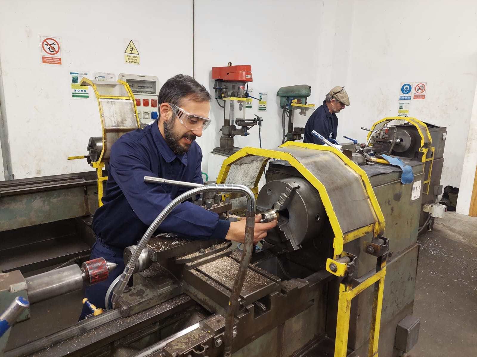 Cursos de soldadura y mecanizado en las instalaciones de Campano