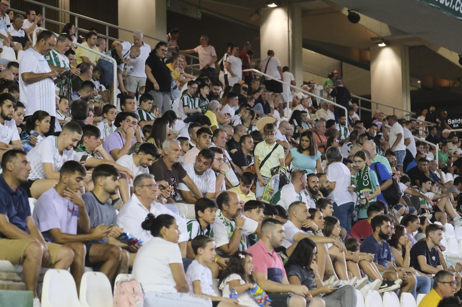 Las mejores fotos del ambiente en El Arcángel para el Córdoba CF - Ibiza