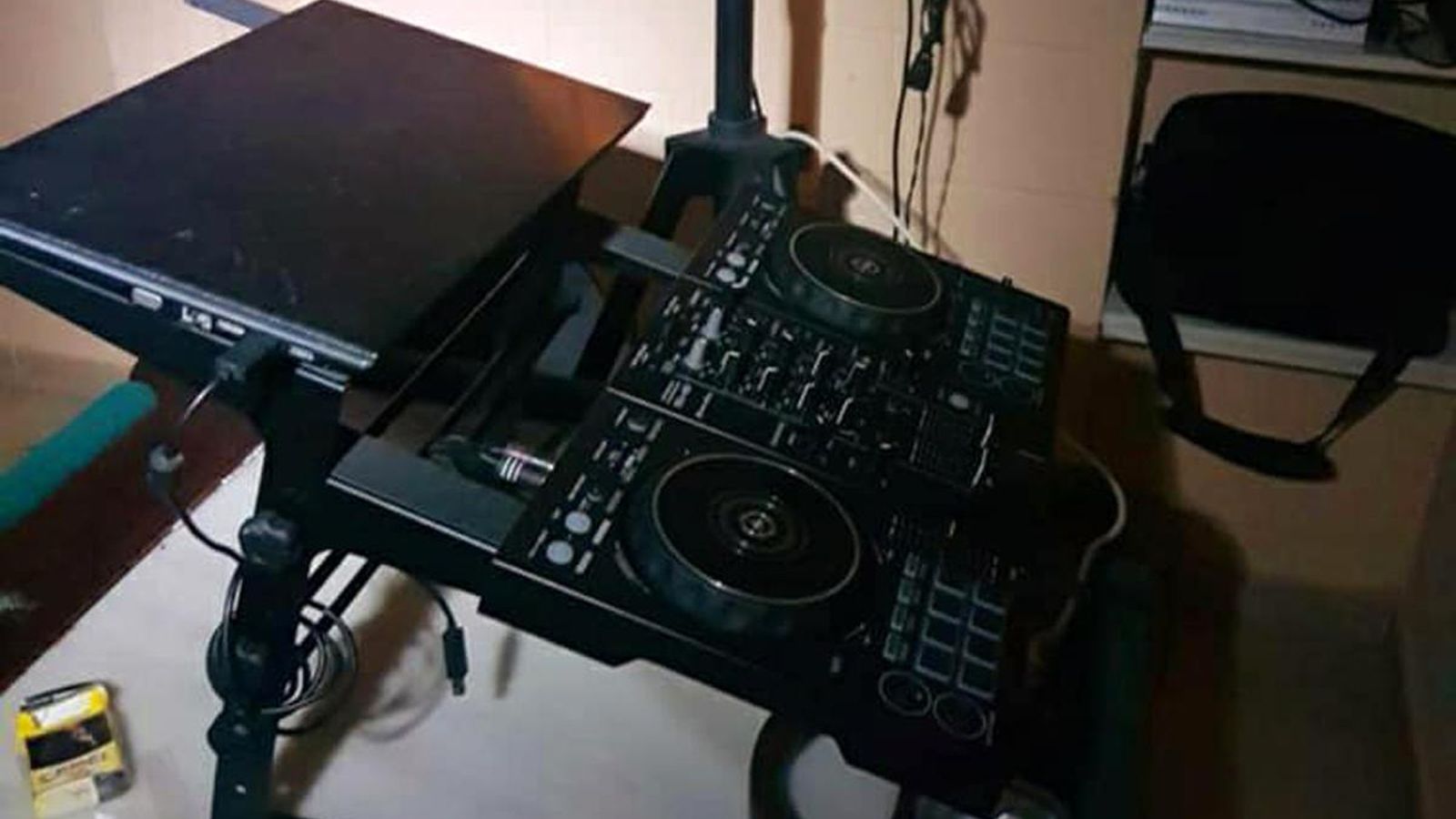 Aparatos electrónicos usados por los participantes en la fiesta