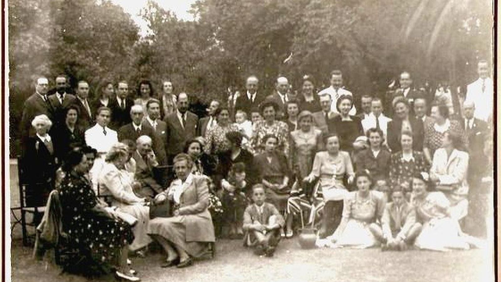 La colonia británica en Jerez celebra el día de la Victoria, 1945.