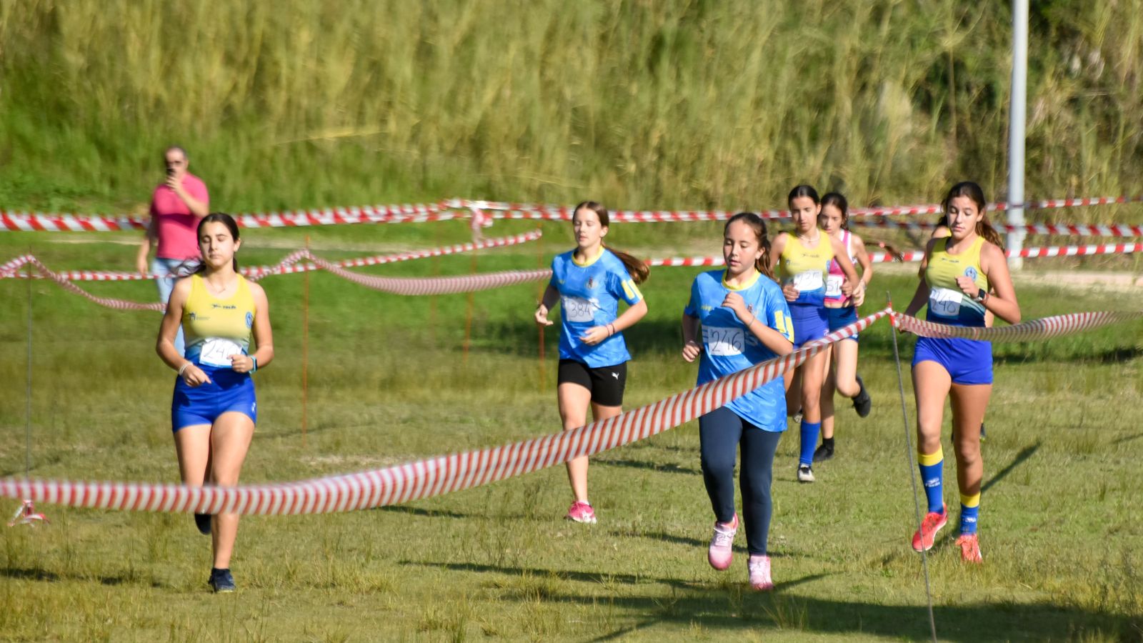 Las fotos del  V cross 'Con el Mar de Fondo' de los Juegos Municipales de atletismo de Algeciras